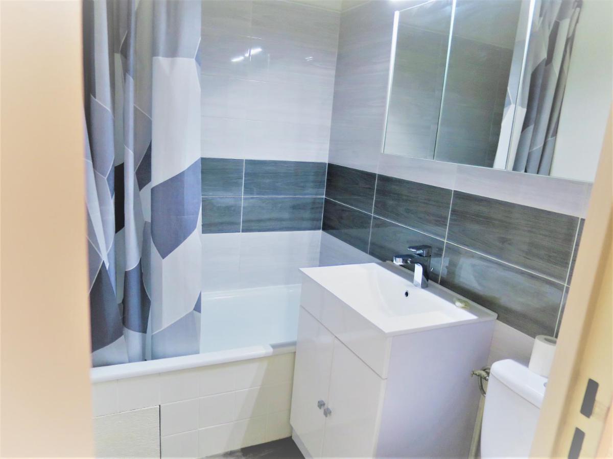 Appartement Port Frejus Avec Loggia Et Acces Plages A Pieds المظهر الخارجي الصورة